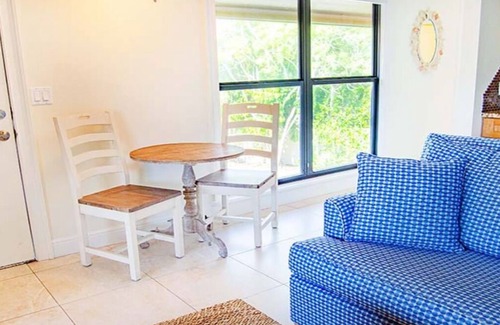 Sanibel Condominio | Bright and Breezy Poolside Escape on Sanibel Island - Signal Inn 02