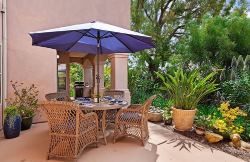 Santa Barbara Condominio | Bright and Charming Condo with Beautiful Terrace