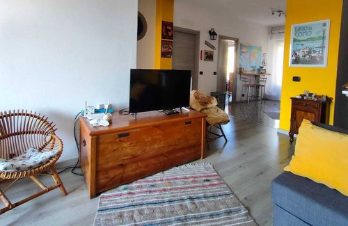 Lomazzo Apartamento | Apartamento luminoso y acogedor cerca de Como y Milán