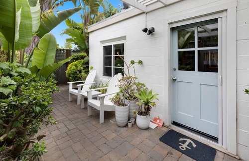 Stinson Beach Cabaña | Bright and Cozy Beach Cottage