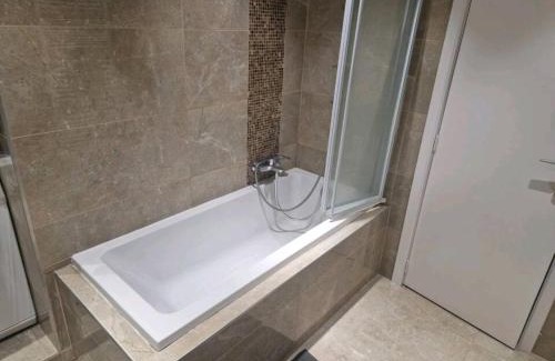 Berg Casa | Bright and cozy room close to airport Grenier