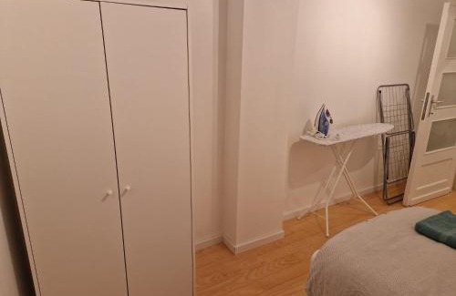 Berg Casa | Bright and cozy room next to the airport petit