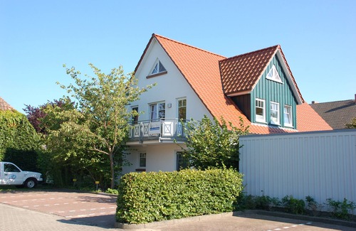 Zingst Apartamento | Bright and friendly furnished apartment in a central and quiet location!