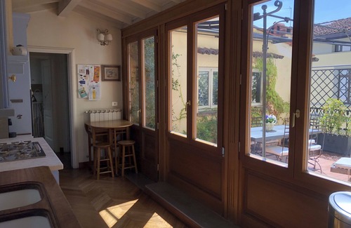 Santo Spirito Apartamento | Luminoso y elegante piso con terraza cerca del Ponte Vecchio