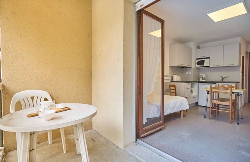 Barbotan-les-Thermes Apartamento | Bright and quiet studio with Wifi, pets allowed