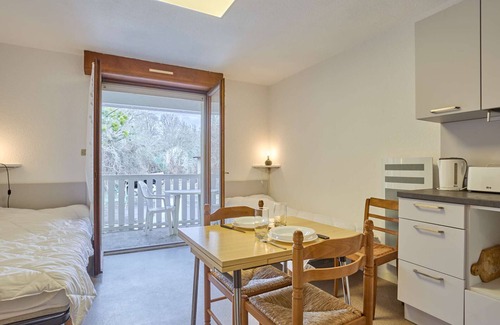 Barbotan-les-Thermes Apartamento | Bright and quiet studio with Wifi, pets allowed