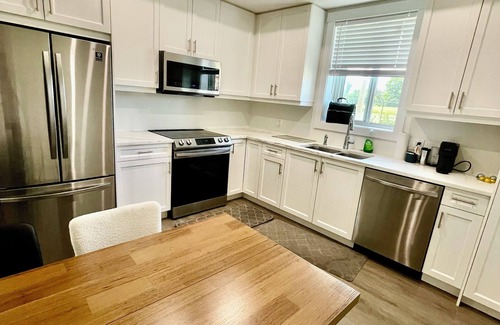 Port Elgin Casa | Bright and high basement. 2BR 1 Bathroom