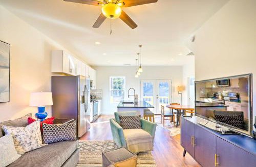 Oakley Casa | Bright and Inviting Home by Biltmore Village with Deck