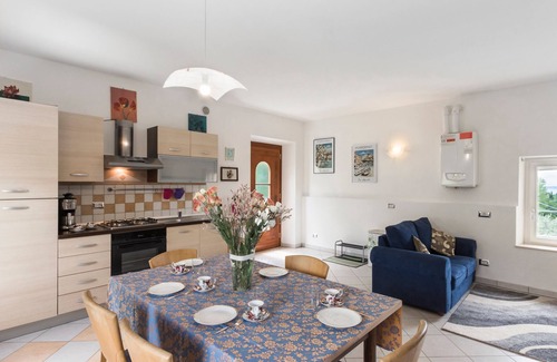Albisano Apartamento | Luminoso y moderno apartamento vacacional "Casa Silvia"