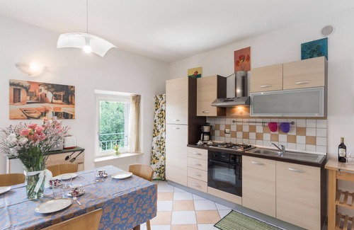 Albisano Apartamento | Luminoso y moderno apartamento vacacional "Casa Silvia"