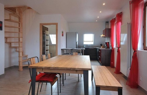 Houssen Cabaña | Casa rural luminosa y tranquila con terraza, barbacoa y aparcamiento a 5 km de Colmar