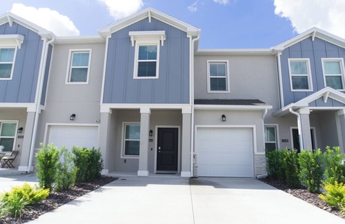 Poinciana Casa | Bright and spacious 3-bedroom townhouse in Kissimmee - Pool, Nature, Disney