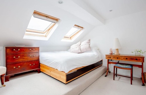Earlsfield Casa | Bright and Spacious 5 Bedroom Family Home Near Wimbledon