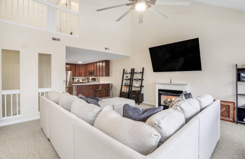 Midtown Casa | Bright and spacious centrally located townhouse