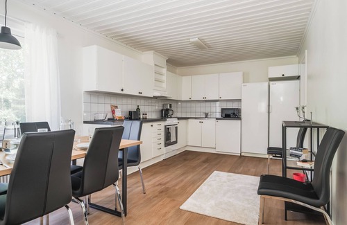 Norberg Casa | Bright and Stylish 3 Bedroom in Norberg