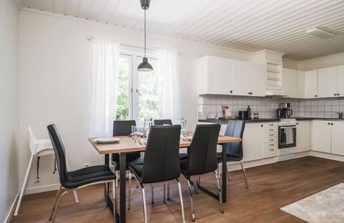 Norberg Casa | Bright and Stylish 3 Bedroom in Norberg