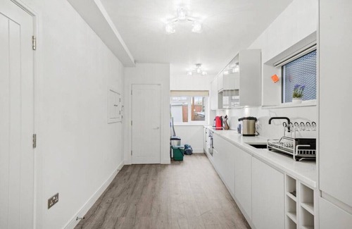 East Acton Apartamento | Bright and stylish 1 bedroom flat, great location!