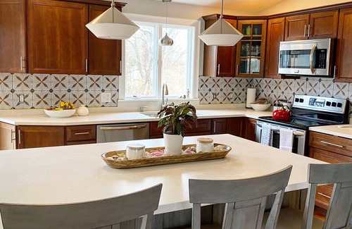 Matunuck Casa | Bright and Sunny Matunuck Beach House