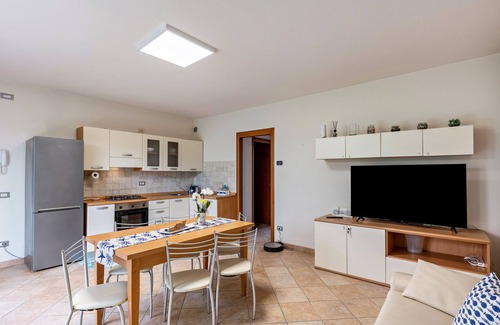 Montioni Apartamento | Luminoso apartamento 'Bluemoon' con piscina, Wi-Fi y aire acondicionado