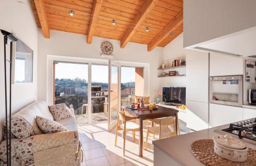 San Fermo della Battaglia Apartamento | Bright Apartment Como Cavallasca