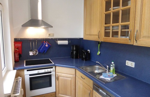 Jena Apartamento | Luminoso apartamento para 2 personas, a 8 minutos del centro, balcón, wifi gratis y estacionamiento