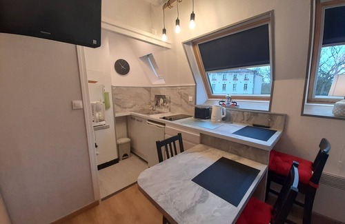 La Roche-Posay Apartamento | Apartamento luminoso con aire acondicionado y WIFI, cerca de los Thermes St Roch