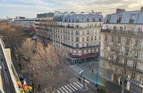 Quartier de la Roquette Apartamento | Bright apartment ideally located in the 11th district, 3 minutes from the metro.