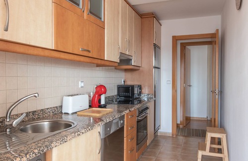 La Coruna Condominio | Luminoso apartamento en Cuatro Caminos