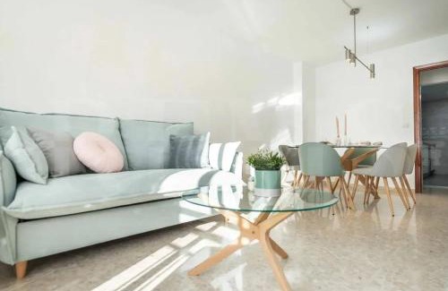 El Molinillo Apartamento | Bright Apartment in Central Málaga, 100 m²