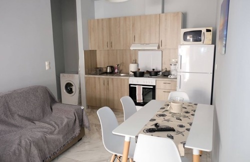 Kos Casa | Luminoso apartamento a un minuto de la playa.