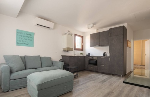 Santa Croce Apartamento | Bright Apartment On Venetian Roofs R&R
