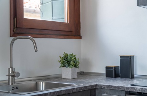 Santa Croce Apartamento | Bright Apartment On Venetian Roofs R&R