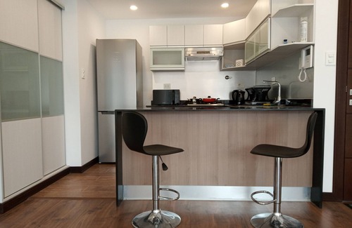 Macrodistrito Sur Apartamento | Bright apartment on main avenue in sunny Calacoto, El Bosque, Cable Car, FAO, UN