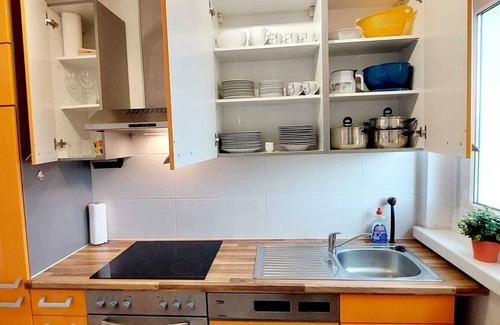 Gruna Apartamento | Bright Apartment with Balcony at the Big Garden Near City Center