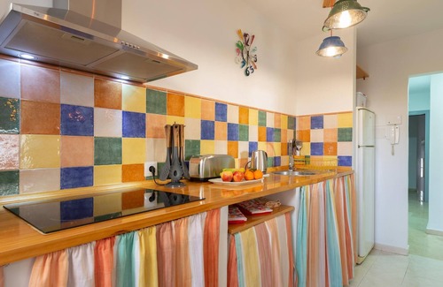 El Molinillo Apartamento | Luminoso apartamento con terraza y parking en el centro