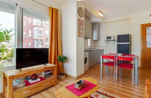 Capuchinos Apartamento | Apartamento luminoso con terraza, barbacoa, parking y aire acondicionado en Málaga
