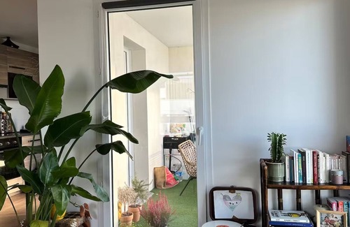Quartier Grammont Apartamento | Bright apartment with terrace Private parking