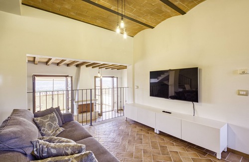 Ficulle Apartamento | Bright Apt With Terrace and Shared Pool, Ficulle, Italy