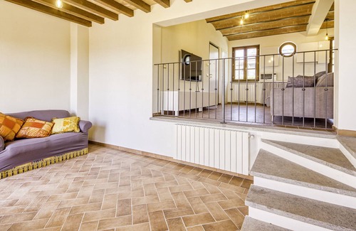 Ficulle Apartamento | Bright Apt With Terrace and Shared Pool, Ficulle, Italy