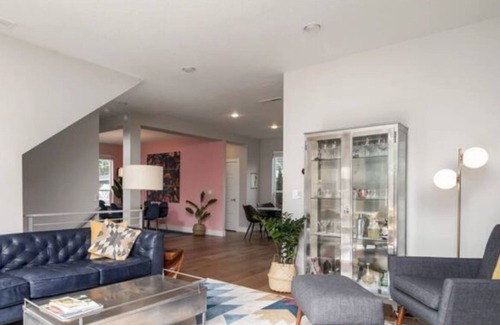 Richmond Casa | Bright & Beautiful 4 bed/3 bath home in Desirable Neighborhood- Pet Friendly!