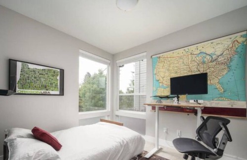 Richmond Casa | Bright & Beautiful 4 bed/3 bath home in Desirable Neighborhood- Pet Friendly!