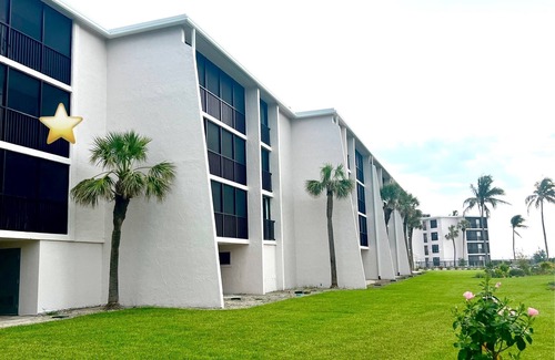 Beachview Country Club Estates Condominio | Bright & Beautiful Sanibel Island Beach Condo