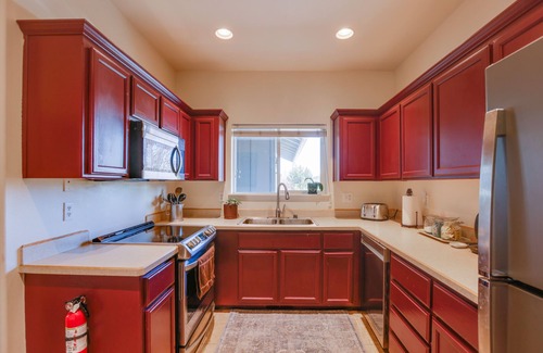 Old Farm District Casa | Bright Bend Home w/ Patio < 3 Mi to Downtown!