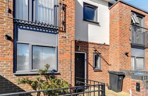 Harlow Casa | Bright & Blissful - Townhouse