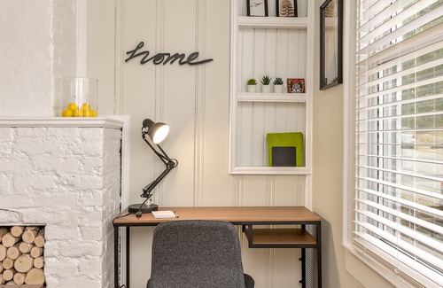 Winston - Salem Casa | Bright & Breezy near UNCSA & Downtown