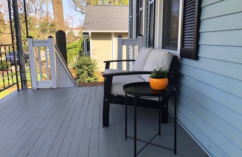 Winston - Salem Casa | Bright & Breezy near UNCSA & Downtown