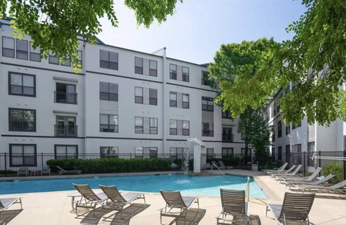 Poncey-Highland Condominio | Bright Bungalow directly on walkable Beltline!