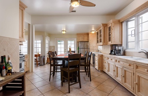 Historic Downtown Santa Barbara Casa | Bright California Bungalow in the Heart of Downtown Santa Barbara