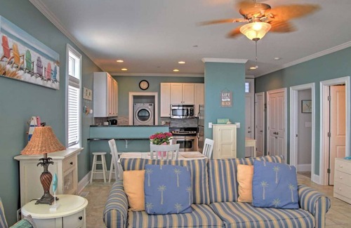 Carolina Beach Condominio | Bright Carolina Beach Condo - ¡Camina hacia la playa!