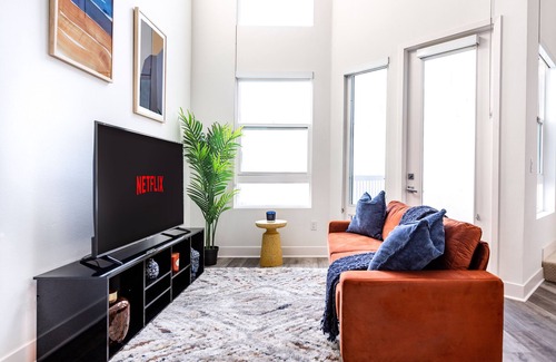 Glendale Apartamento | Bright & Cental 2-Story Loft